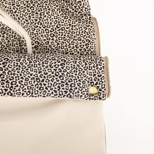 Luxury Voetenzak baby | Waterafstotend | Ecru zandluipaard