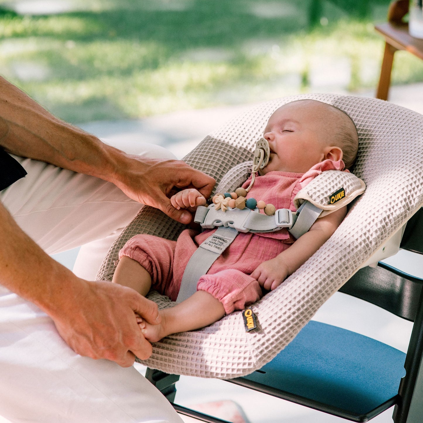Newbornhoes voor Stokke | Taupe wafel