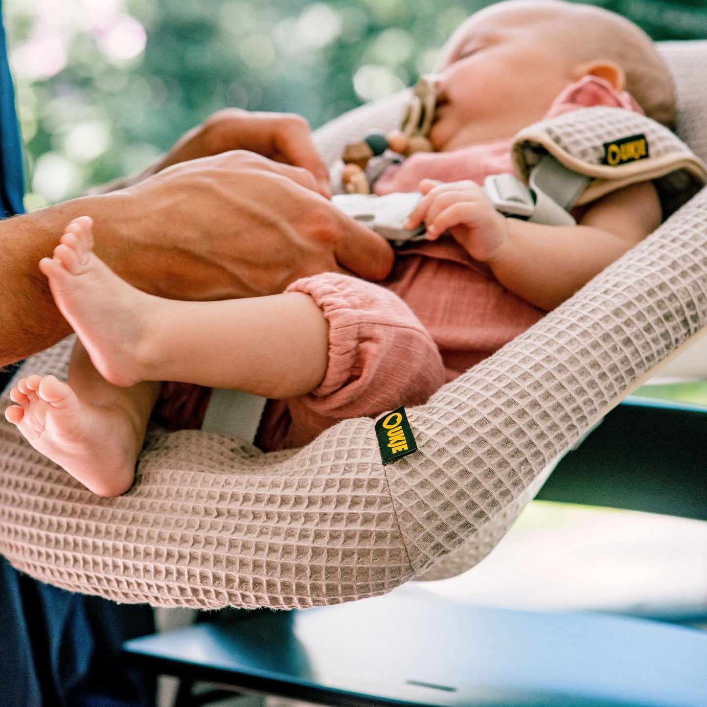 Newbornhoes voor Stokke | Taupe wafel